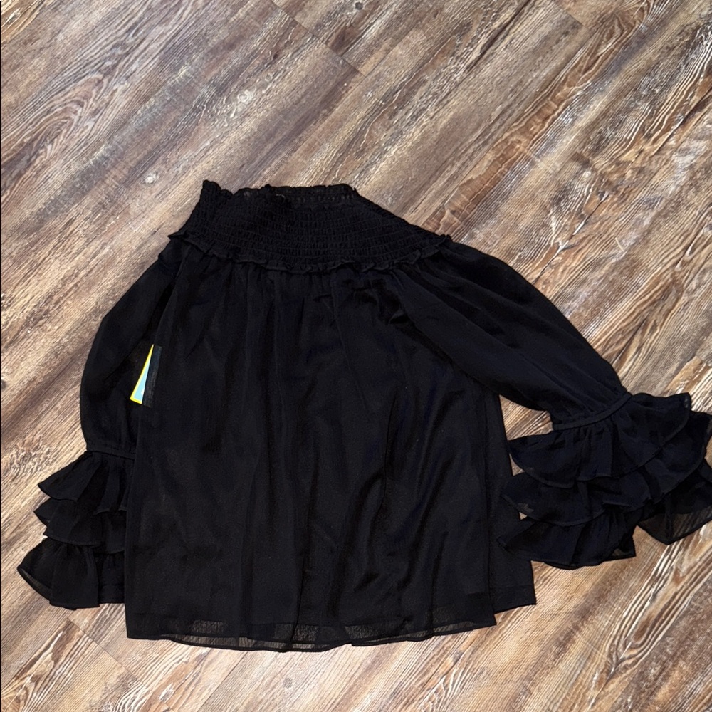 CeCe Black Ruffle Sleeve Blouse